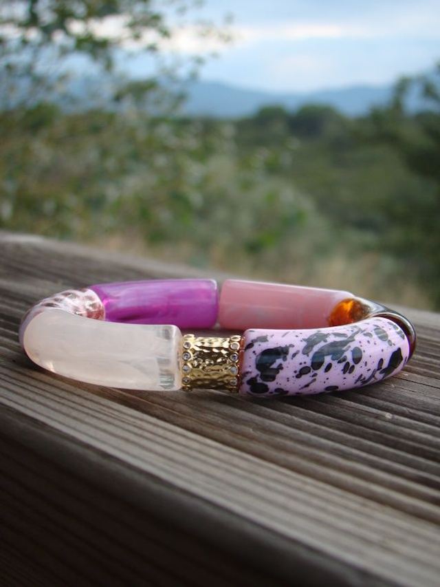 Bracelet jonc perles tubes acrylique léopard Indrani Cheree