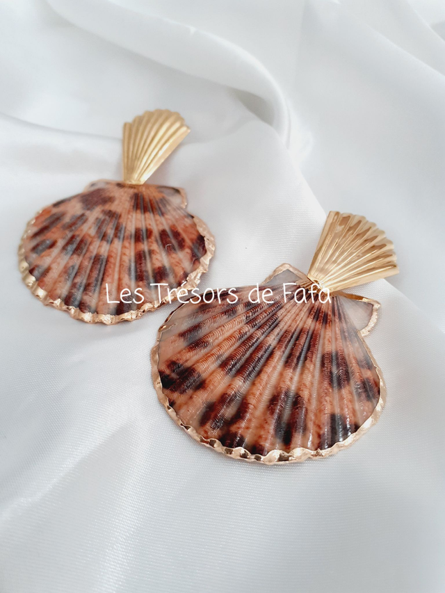Boucles d'oreilles coquillage marron 