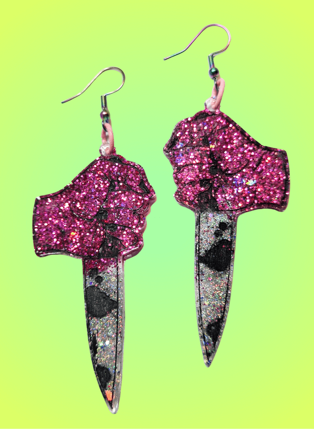 Panic Hands, psyko-tunnelmaiset korvakorut