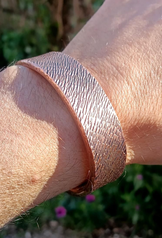 Bracelet cuivre pur forgé martelé à la main