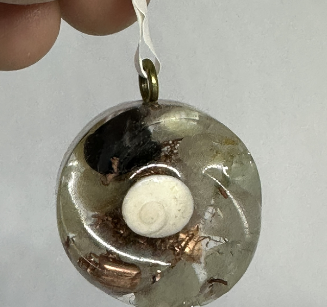 Orgon’it n*23 (taille mini) Préhnite (épidote) 432 Hz