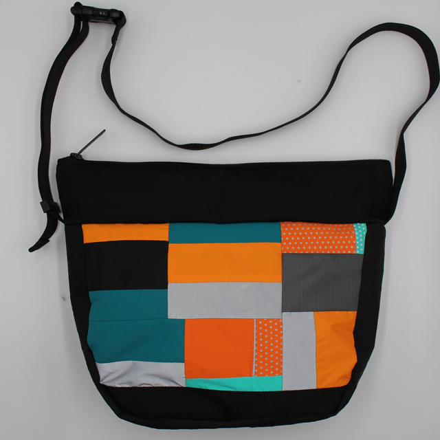 Big Flip Cross Body 02