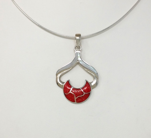 PENDENTIF LUNE ARABESQUE DE NACRE BLANCHE ET CORAIL - ARGENT MASSIF - VENDU SANS CHAINE - 0097
