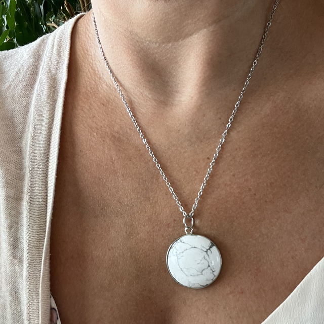 Pendentif rond Howlite 