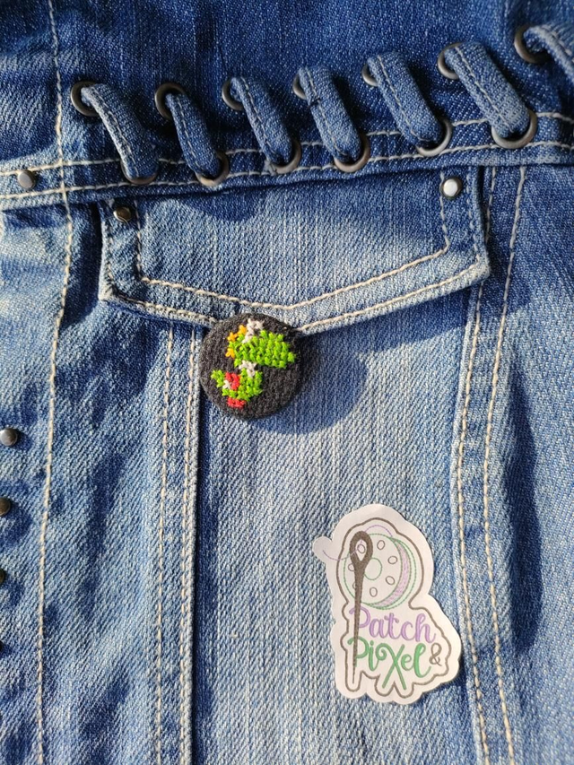 Yoshi Badge brodé à la main pixel art