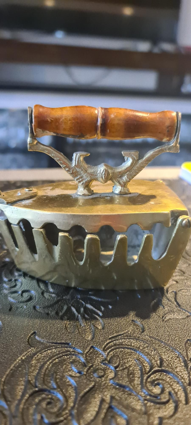 Cendrier fer à repasser 