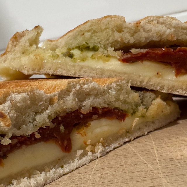 Sándwich Mozarella y Tomate