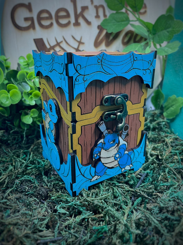 Boîte pour carte pokémon, version bleu. En bois.