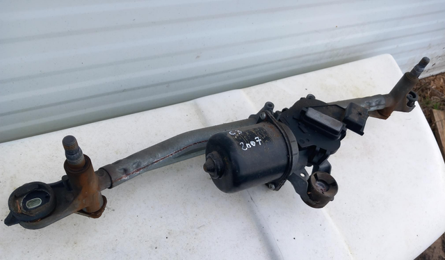 Moteur essuie-glace avant 