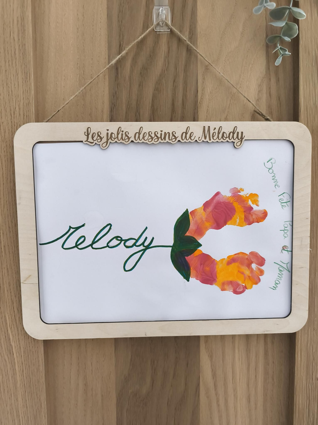 Cadre personnalisé “Les jolis dessins de …” – Souvenirs d’enfance en bois