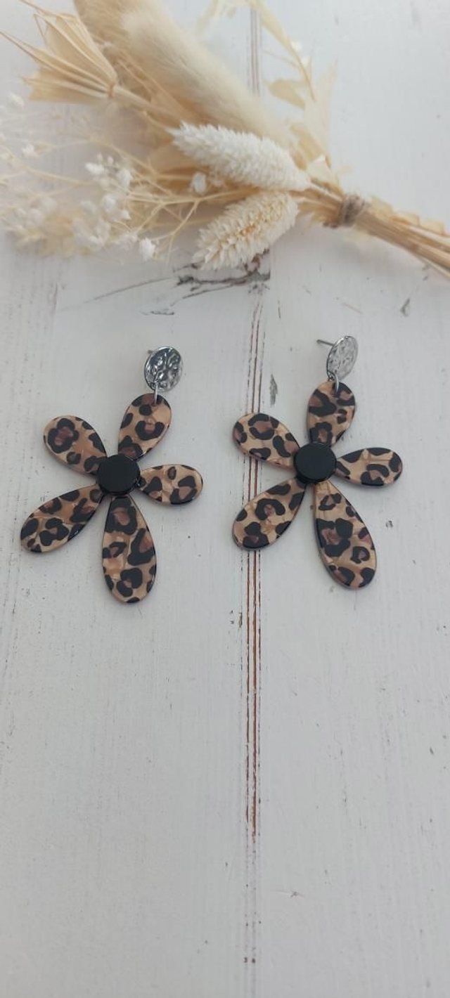 Boucles d&#039;oreilles Tiana  (martelé argenté)