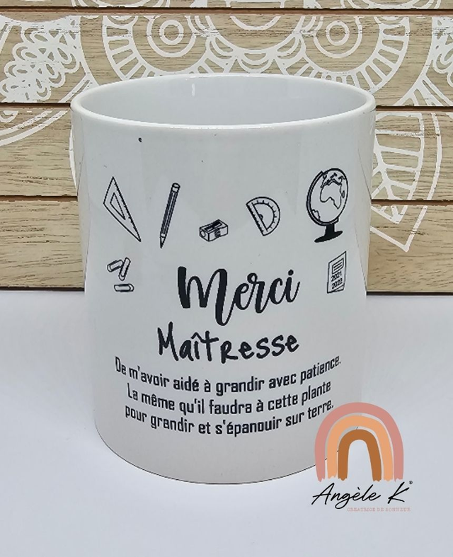 Pot personnalisé thème maîtresse ou enseignant avec prénom et message.