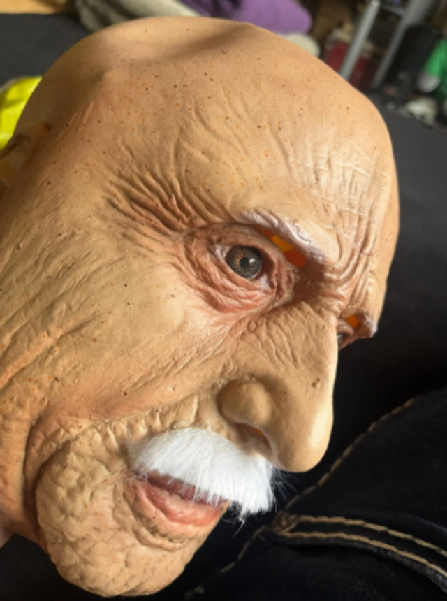 Latex full face masker Oude man met Snor