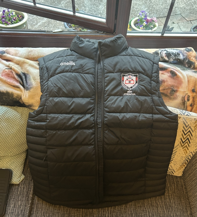 Club Sleeveless Jacket (2025)