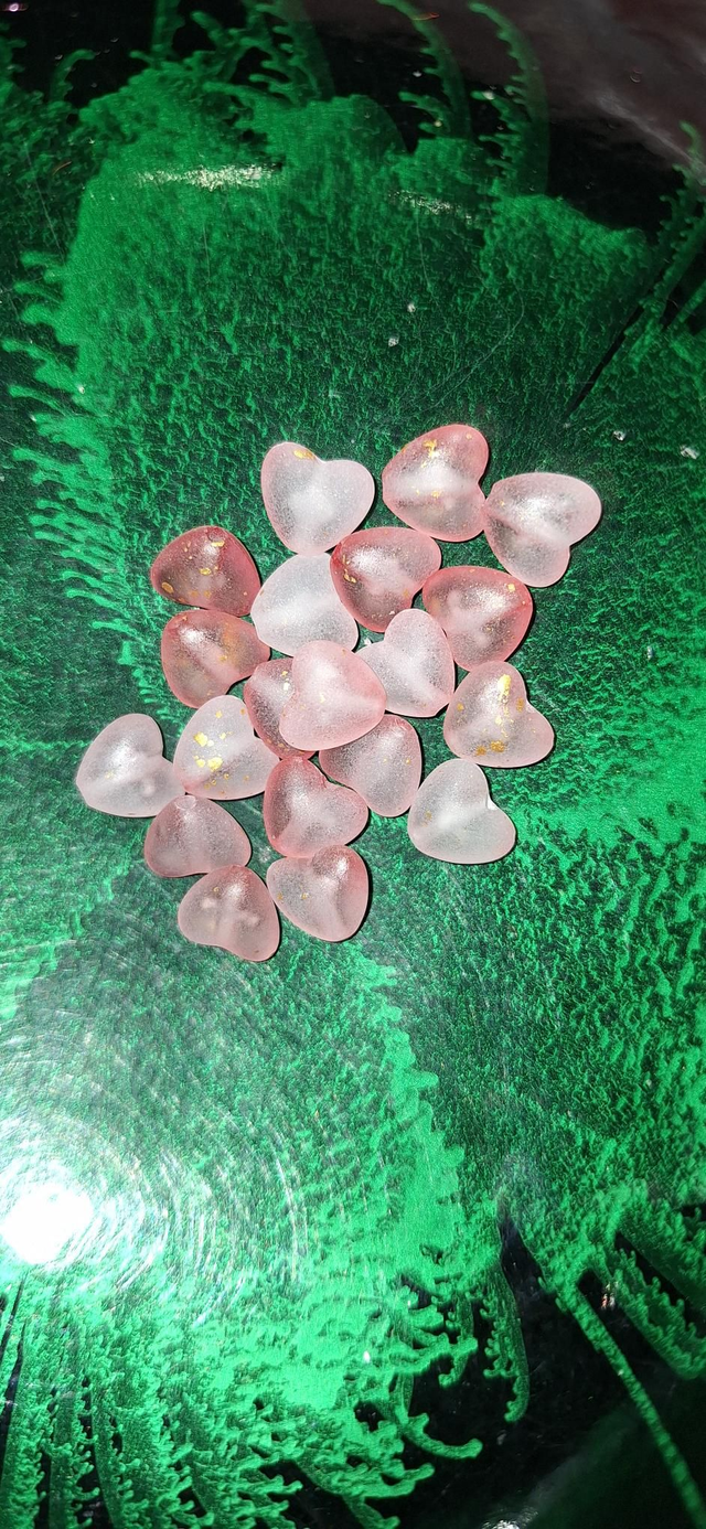 Acrylic hearts red mix