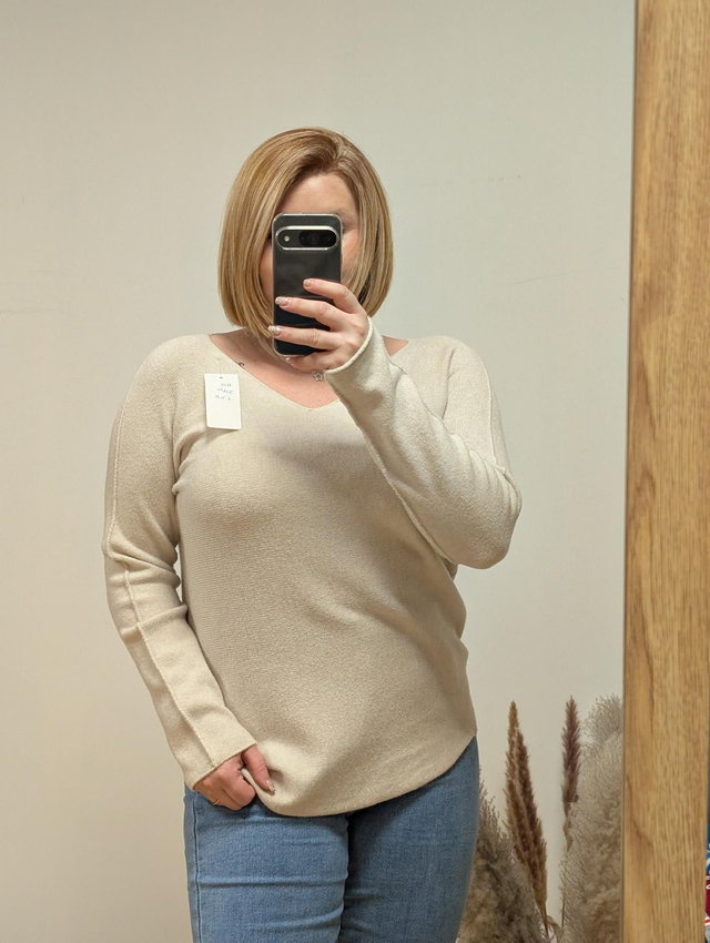 Ref P016 Pull Judith beige