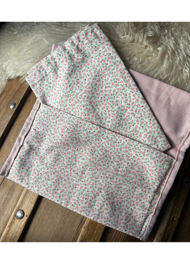 Serviette de table et porte serviette 