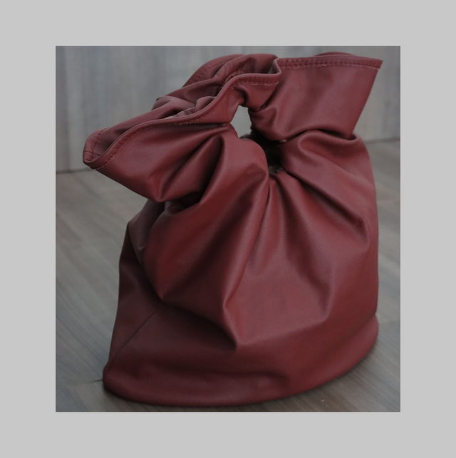HOLE BAG RED in vera pelle