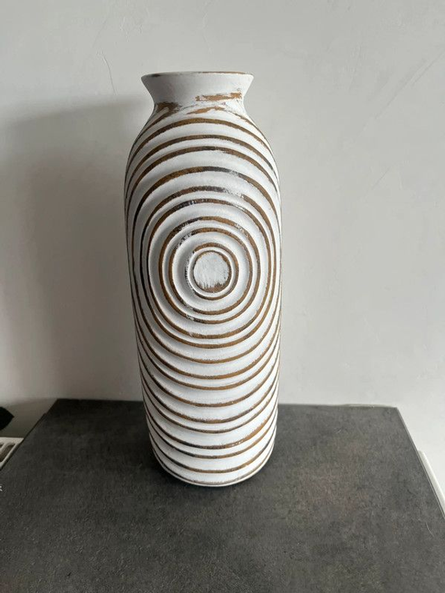 Jolie vase en bois