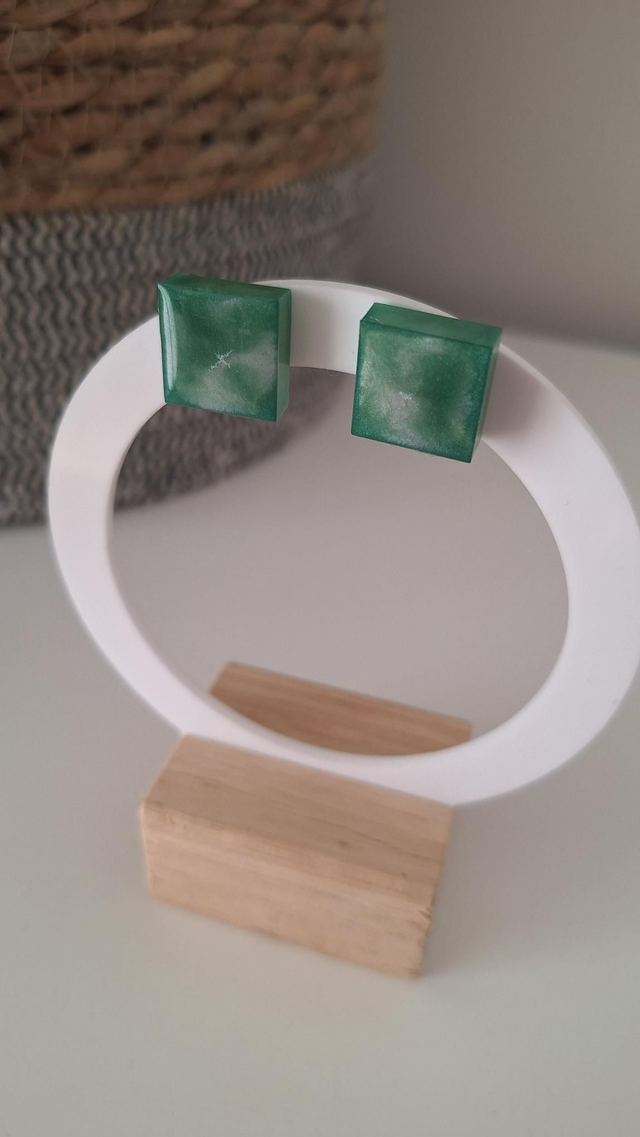 Puces carrées vertes et effets blancs