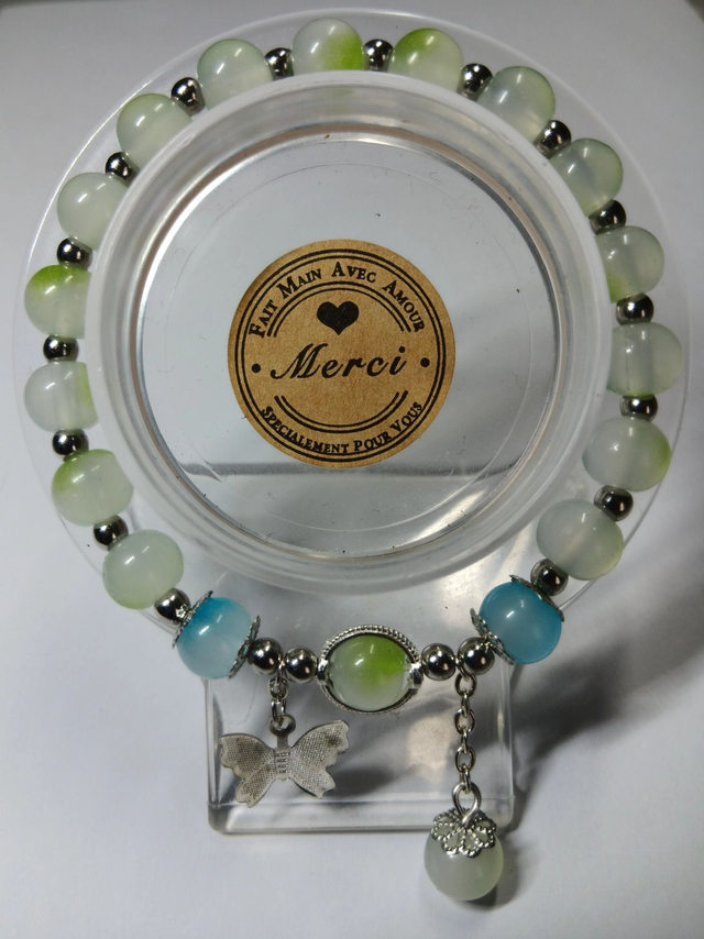 Bracelet Perles de Verre Breloque Papillon