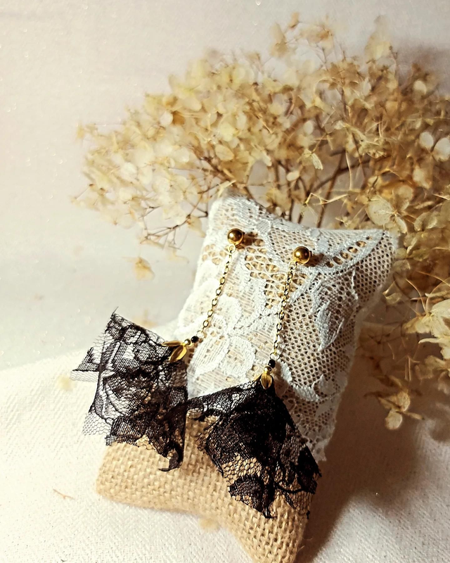 Boucles d'oreilles "Dina" pendantes Dentelle Upcyclée acier inoxydable doré 