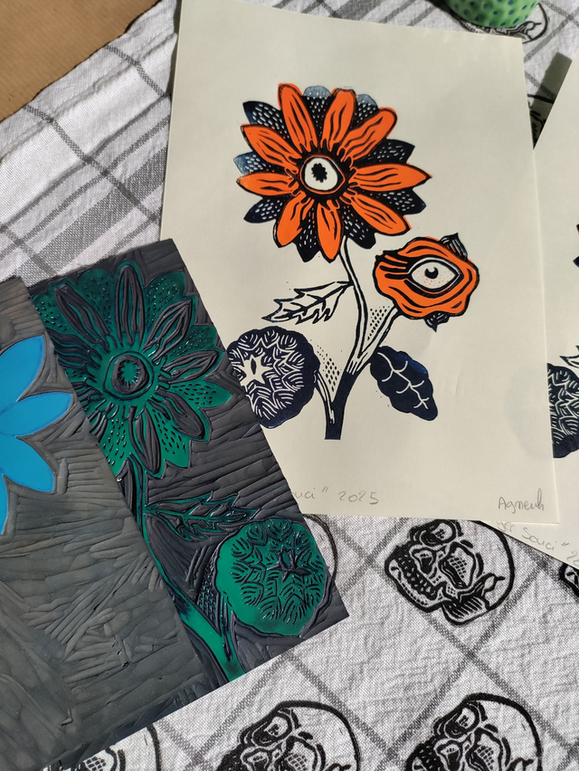 linogravure "fleur de souci" en couleur format 15 X 19.5cm