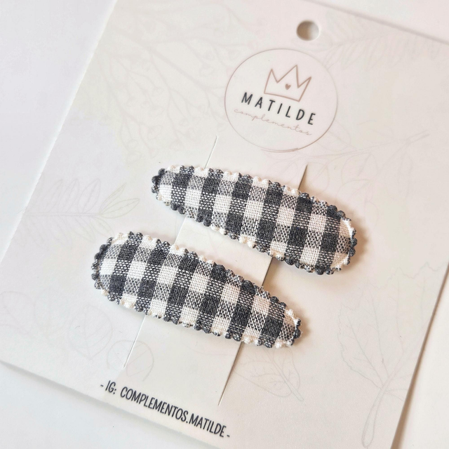 Clip Par 	Cuadrille Blanco y Negro