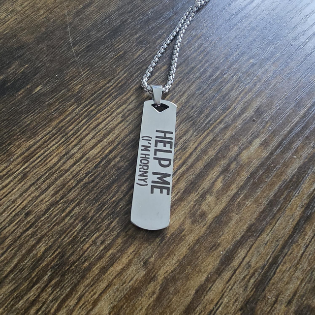 PENDENTIF "Help me, I'm horny" 