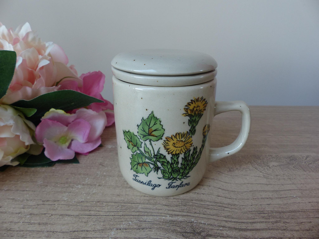 Tisanière Vintage en Grès Mouchetté – Décor Botanique Tussilage Jaune – Tasse avec Filtre et Couvercle – Style Campagne et Bohème – Cadeau