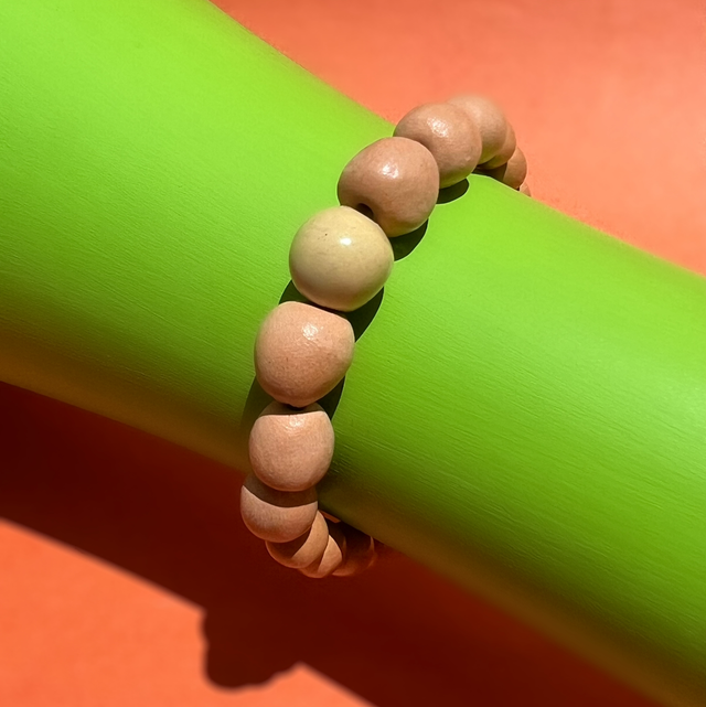 Pulseira Bolas Bege Média — Peça ÚNICA