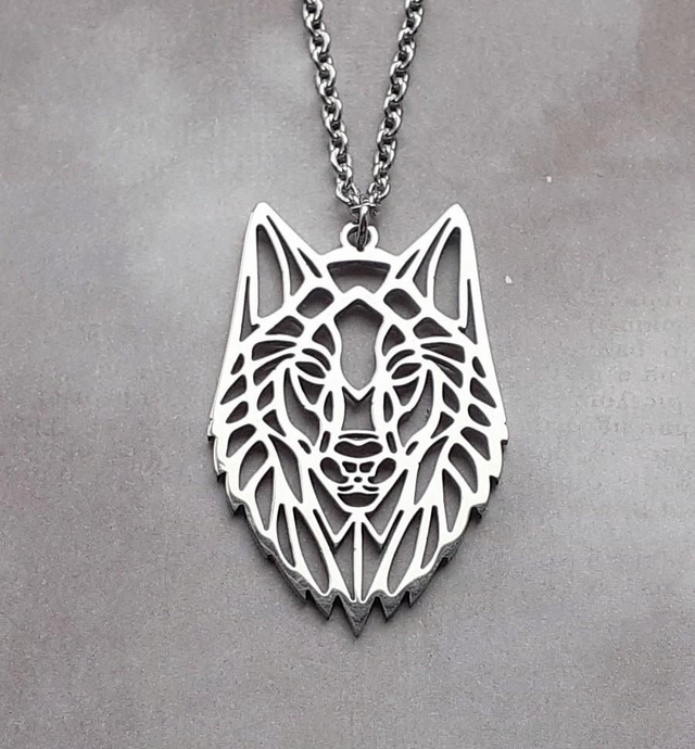 Owein Wolf Head Necklace 