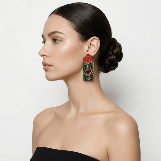 Pendientes Étnicos Leopardo y Rosa | Joyería 3D Hecha a Mano | Estilo Salvaje con Arte