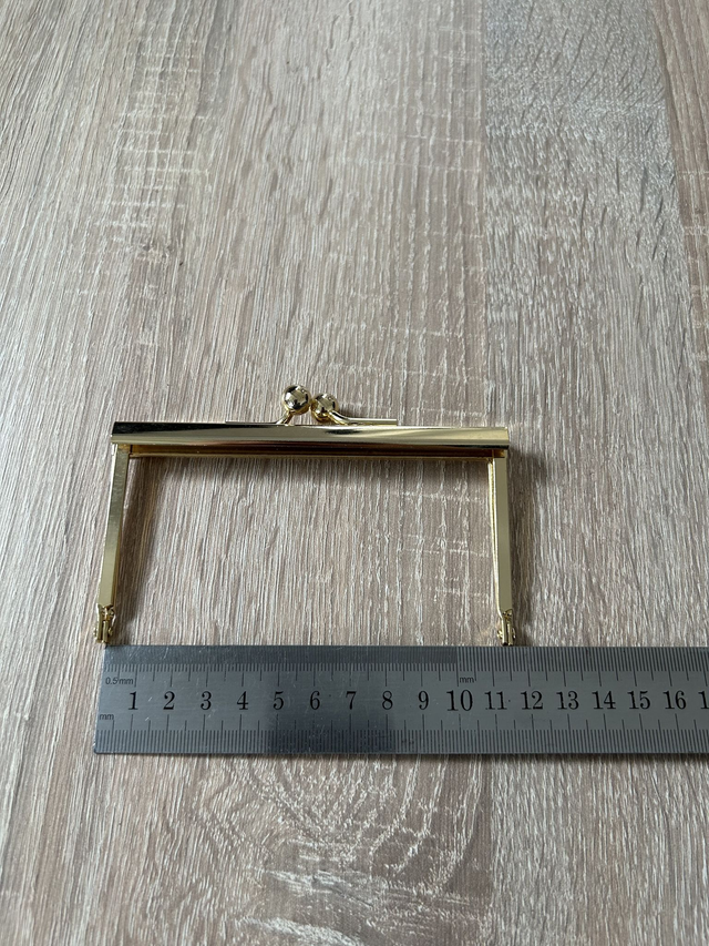 Fermoir porte monnaie vintage en métal doré 