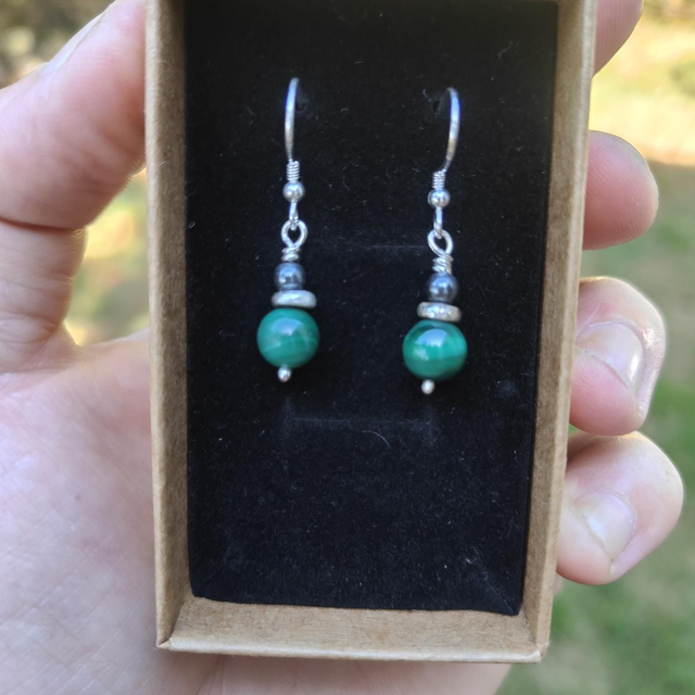 Boucles d&#039;oreilles &quot;Harmonie&quot; double : Malachite et Hématite 