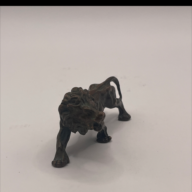 Bronze Lion Figurine – Miniature Animal Sculpture – Approx. 7cm