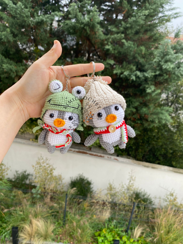 Penguine Wearing Scarf Crochet Keychain