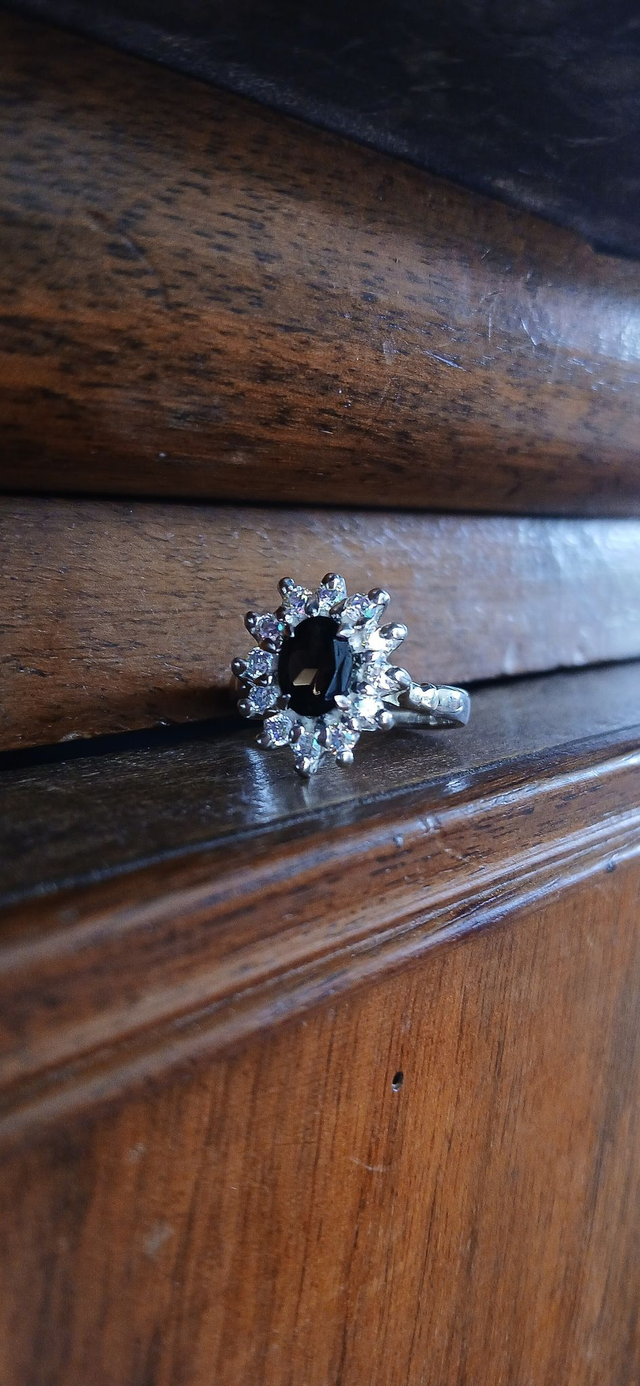 Bague entourage, &quot;Lady Di&quot;