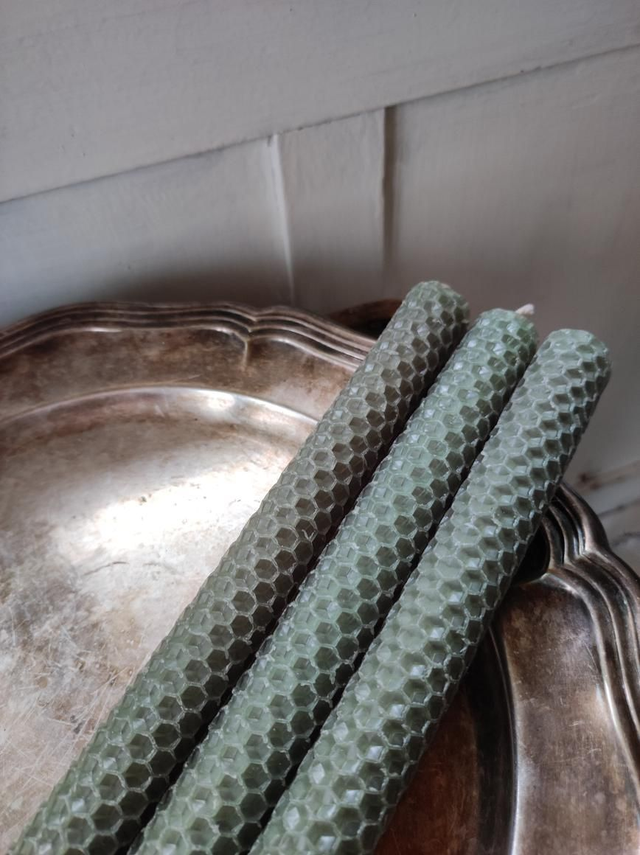 Mehiläisvahakynttilä, savenvihreä