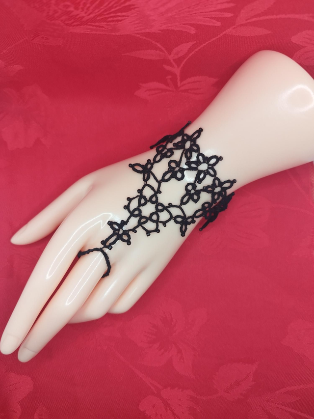 Décoration dessus de main noire perle noire 