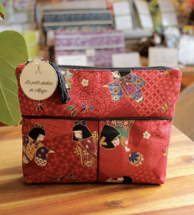 Trousse à maquillage rouge motif geisha / Le petit atelier de Maya 