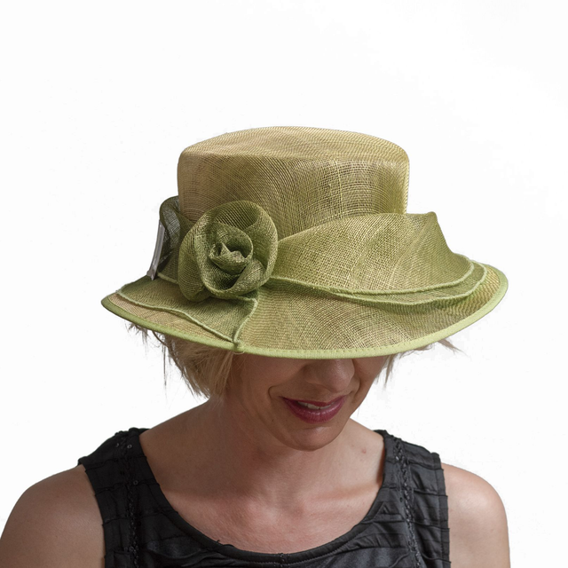 Juhlahattu - liukuvärjätty vihreä kukkasomisteella - yksi koko