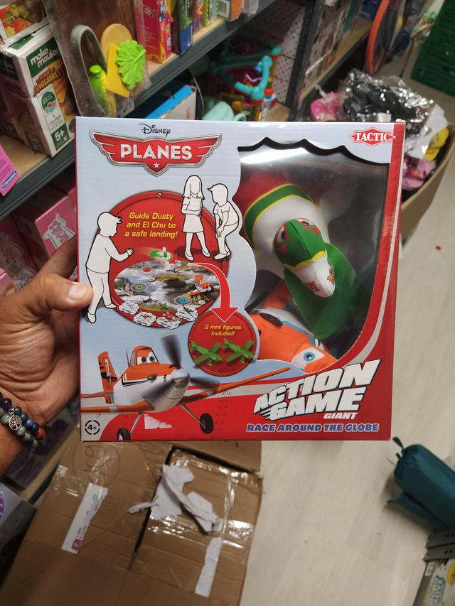 PLANES COURSE AUTOUR DU MONDE