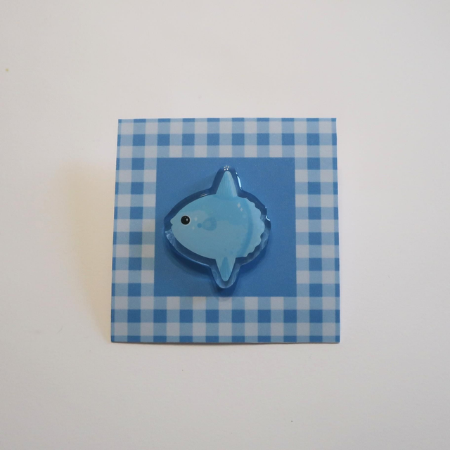 Pin's - poisson lune