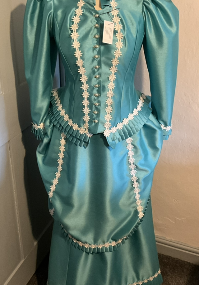 3 Piece Bustle Ensemble 016