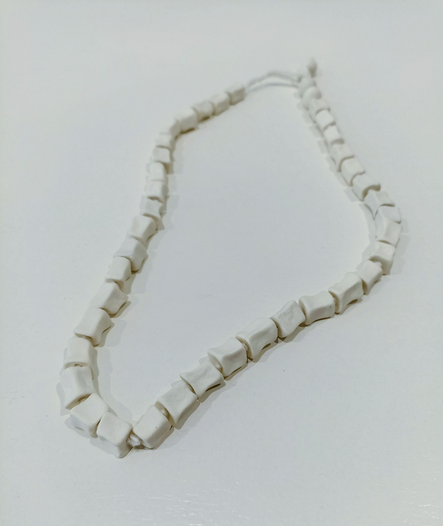 COLLAR PORCELANA BLANCA