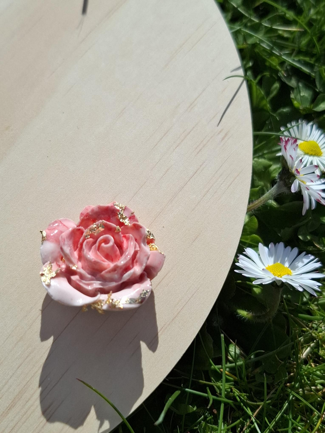 La tchiote Broche rose