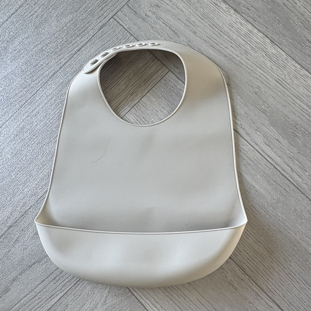 Light Grey Silicone Messy Bib  