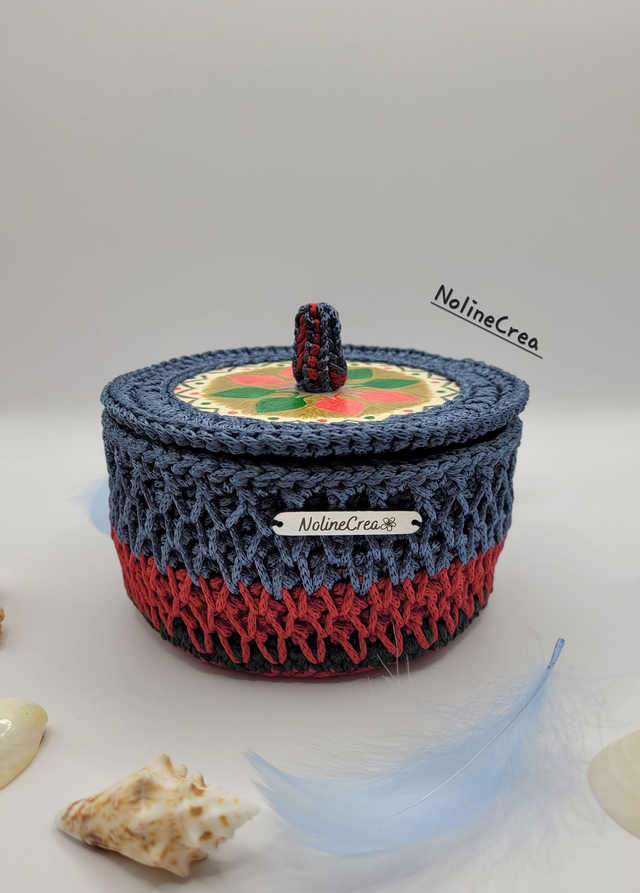 Petite boite bleu jean et rouge, boite de rangement avec couvercle, pot de rangement au crochet