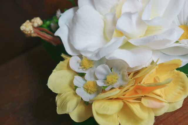 Hair flowers • L • White & yellow